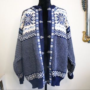 DALE OF NORWAY Norwegian Knit Sweater w/ Pewter Clasps XL